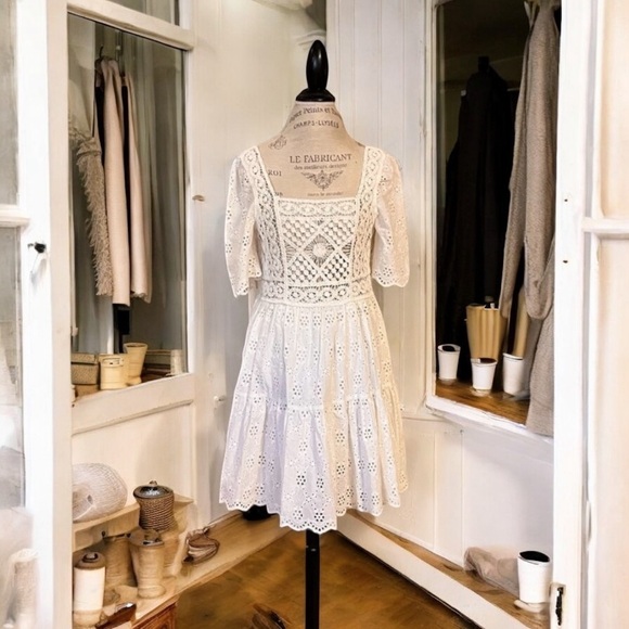 Gorgeous white crochet and eyelet puffed sleeve dress Bohemian Beautiful - Picture 1 of 16